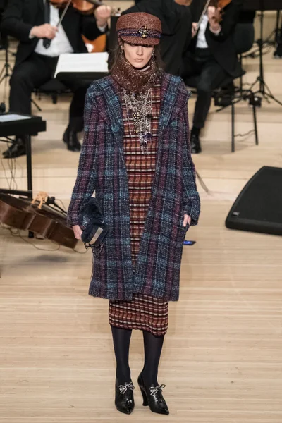 Look 33